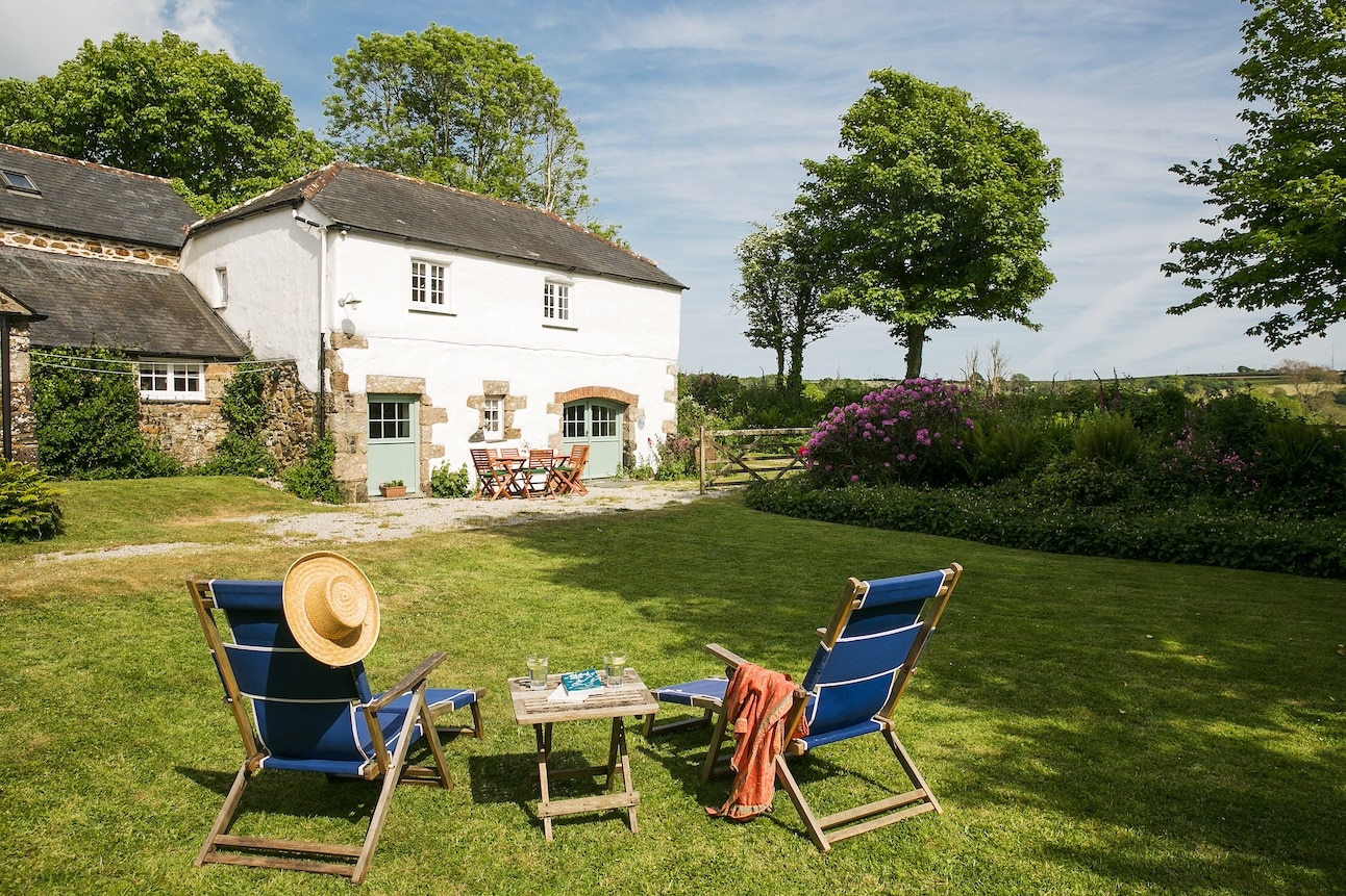 James and Cob Cottage, near Glendurgen Gardens 