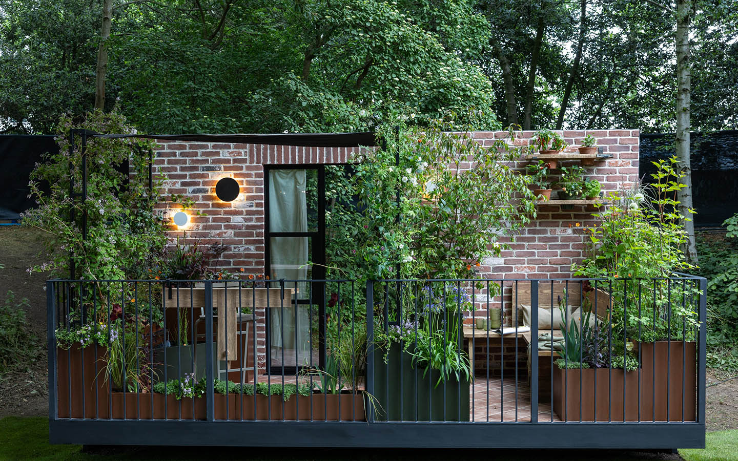 Contemporary balcony garden